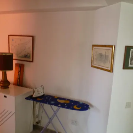 In Guest - Datacom House - The Sky Blue Pensionat Nicosia